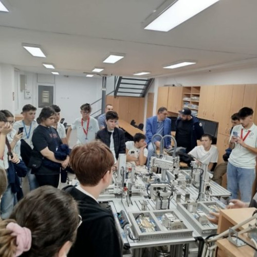 Vizita echipei de robotică Cyberlis76 la Facultatea de Inginerie din Cluj-Napoca