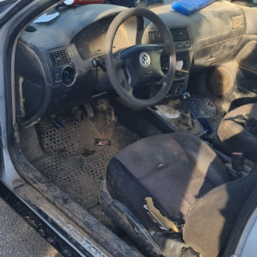 RAR îndeamnă șoferii să vină cu autovehiculele curate la inspecție