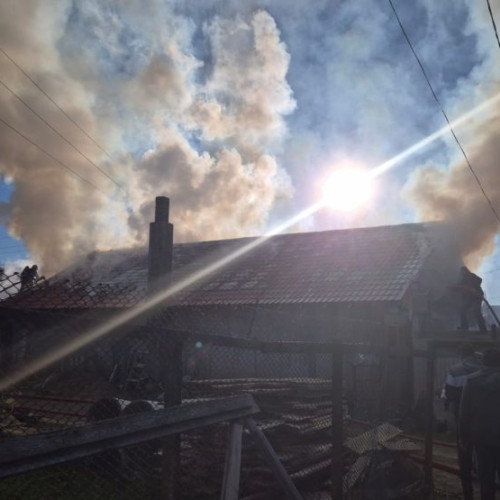 Incendiu la o gospodărie din comuna Păunești