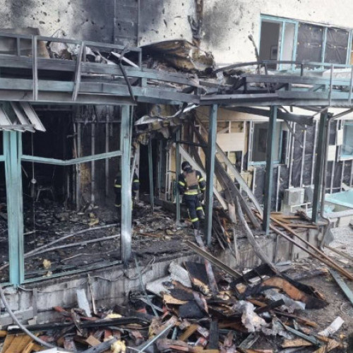 Rusia a atacat masiv cu drone Kievul. Cel puțin zece clădiri au fost avariate și mai multe persoane au fost rănite