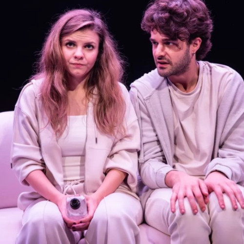 Premiera spectacolului "Respiratii" la Teatrul Clasic "Ioan Slavici" din Arad