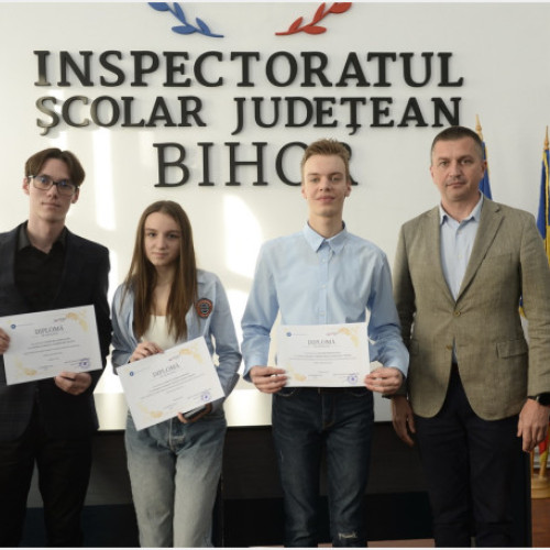 Elevii din Bihor premiați pentru rezultatele excelente la Evaluare Națională și Bacalaureat