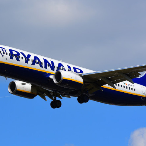 Echipajul unui zbor Ryanair a solicitat intervenția poliției după incidente necontrolate în avion