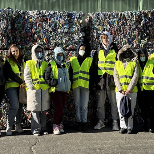 Studenții de la Facultatea de Electromecanica Navală au vizitat societatea Polaris M Holding
