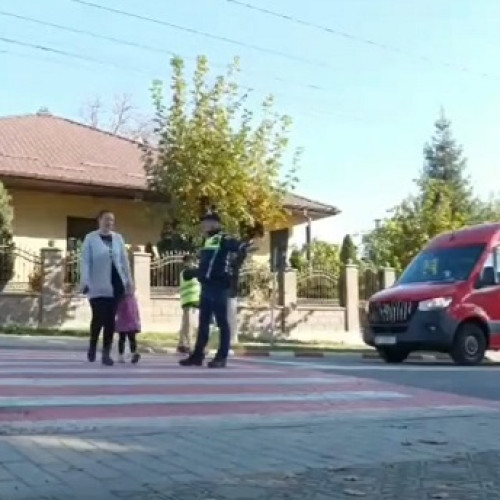 Inedita „Patrula Scolară” din Darabani asigură siguranța elevilor pe drumul spre școală