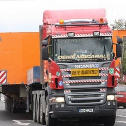 Transporturi agabaritice pe drumurile din România, în această seară