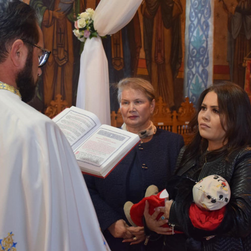 Botez emoționant la Biserica "Adormirea Maicii Domnului" din Cumpăna