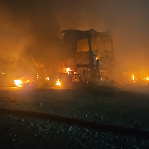 Incendiu de amploare în zona 2 Mai, intervenție a ISU Constanța