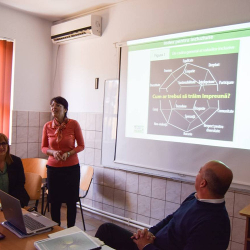 Campania "STOP DISCRIMINĂRII!" promovează educația inclusivă în Dâmbovița