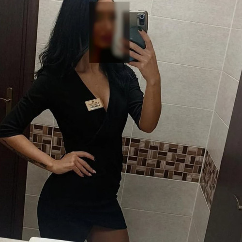 O tânără din Botoșani a fost arestată pentru furturi de bijuterii din Franța