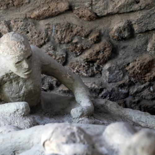 Noi dovezi ADN schimbă povestea cetățenilor din Pompei îngropați de Muntele Vezuviu