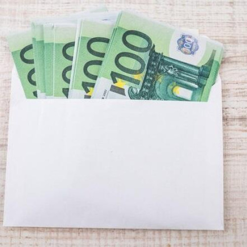 Românii plătesc rate bancare mai mari decât europenii