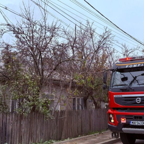 Pompierii din Botoșani, intervenție rapidă pentru stingerea unui incendiu