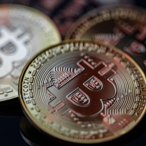 Bitcoin atinge un prag record de peste 80.000 de dolari