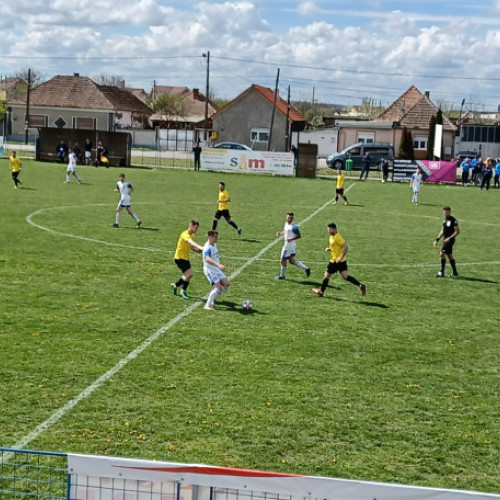 CSM Olimpia Satu Mare câștigă în fața Crișului Sântandrei în Liga III
