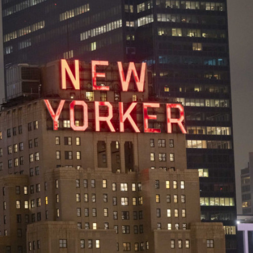 Un bărbat acuzat de fraudă pentru că a pretins că deține un hotel celebru din Manhattan a fost declarat înapt pentru judecată