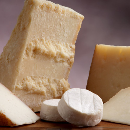 Furtul spectaculos de brânză: 22 de tone de cheddar dispărute misterios