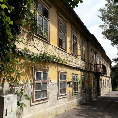 Olandezii transformă o casă părăsită din Brașov în hotel