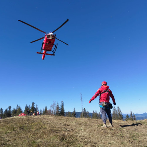 Salvamont Neamț intervine într-o operațiune de salvare dramatică în Munții Tarcău