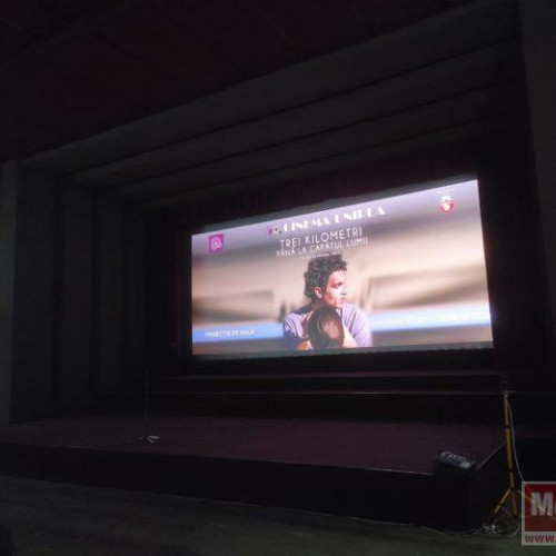 Proiecția de gala a filmului "Trei kilometri până la capătul lumii" la cinematograful Unirea