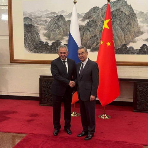 Rusia și China colaborează împotriva izolării impuse de Statele Unite