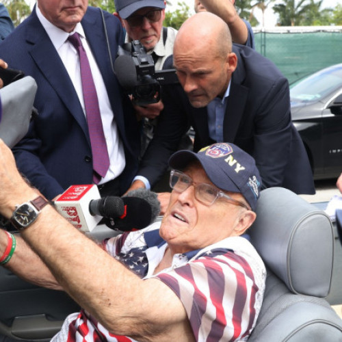 Rudy Giuliani anunță dificultăți financiare și cere ajutor în mijlocul unui proces de defaimare