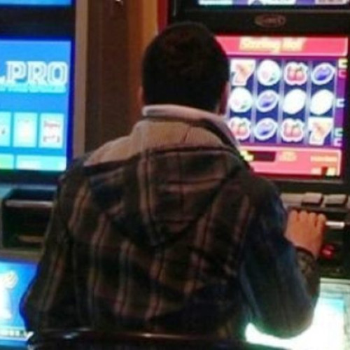 Tinerii sub 21 de ani ar putea fi interziși în salile de jocuri de noroc