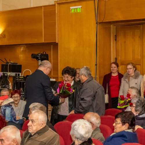 Festivitate la Teatrul Național de Operă și Operetă "Nae Leonard" pentru cuplurile de aur din Galați