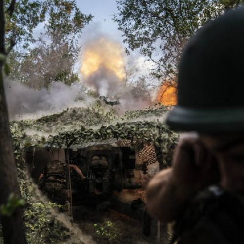 Rusia își întărește contingentul militar și intensifică bombardamentele în sud