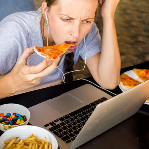 Provocările anului 2024 pentru o ieșeancă: Impactul stresului asupra alimentației