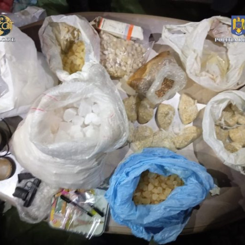 Patru persoane reținute în Galați pentru trafic de droguri