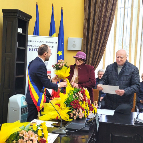 Ceremonie dedicată cuplurilor care au aniversat 50 și 60 de ani de căsnicie la Botoșani