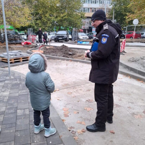Un polițist din București a salvat un băiețel pierdut