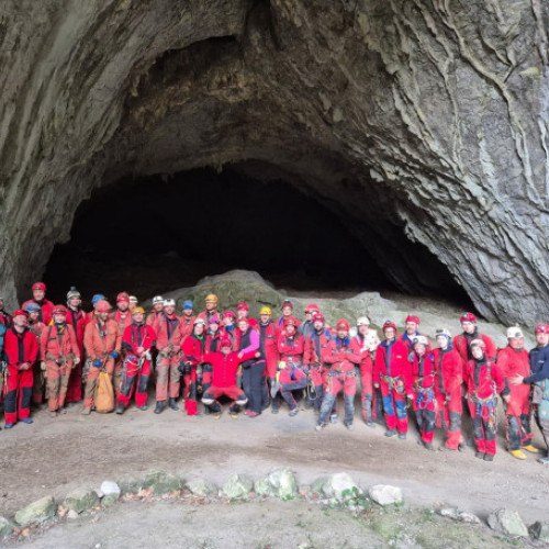 Exercitiu internațional de salvare speologică în Peștera Meziad, județul Bihor