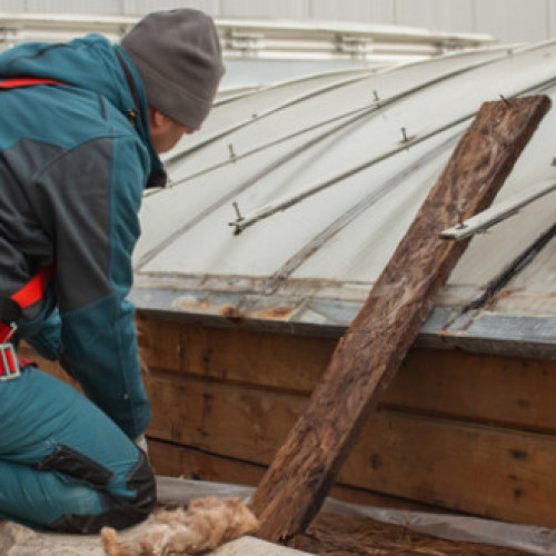 Miercurea-Ciuc investește în reabilitarea acoperișului bazinului de înot