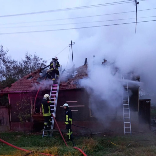 Incendiu la o casă din Turnu, provocat de un scurtcircuit electric