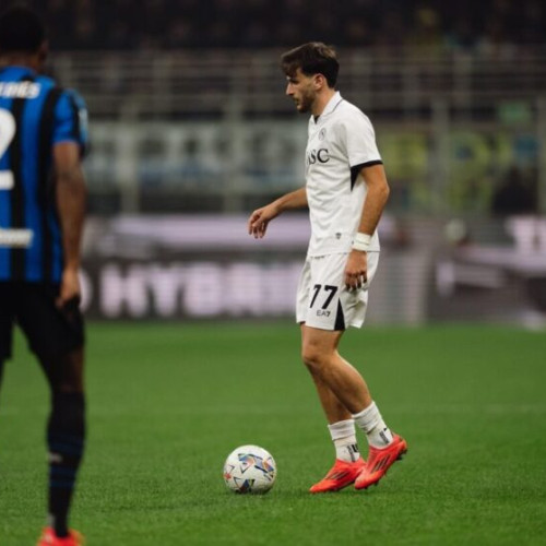 FC Barcelona vizează transferul mijlocașului georgian Hvicea Kvarathelia