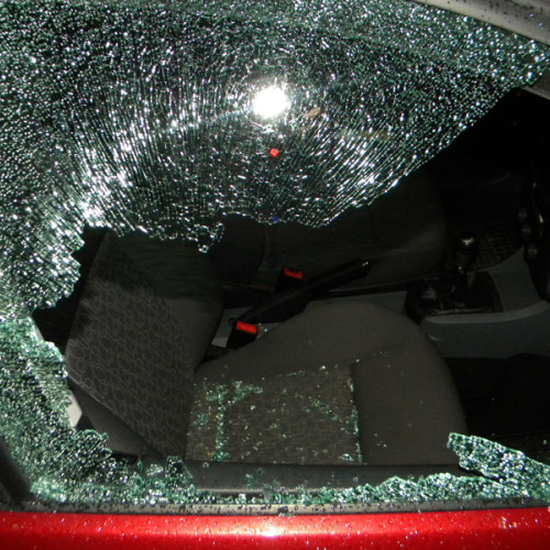 Tinerii reținuți de polițiști pentru fapte de furt și vandalism în Brașov