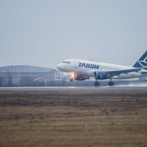 TAROM dezmembră mai multe aeronave, provocând controverse
