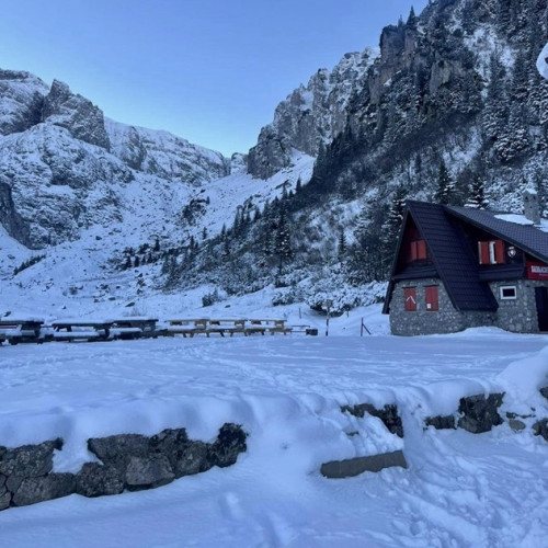 Temperaturi scăzute la Cabana Mălăiești în Muntii Bucegi