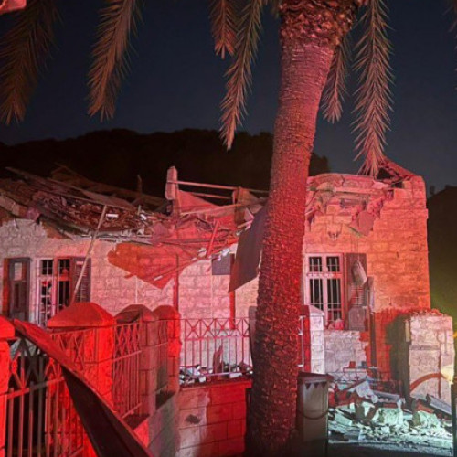 Rachete de semnalizare au căzut în curtea lui Netanyahu fără a provoca pagube