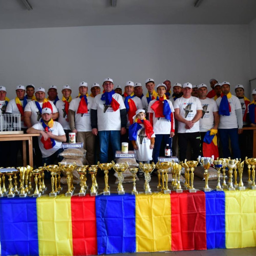 Columbofilii din clubul Voiajorul Ghimpati au celebrat finalul sezonului