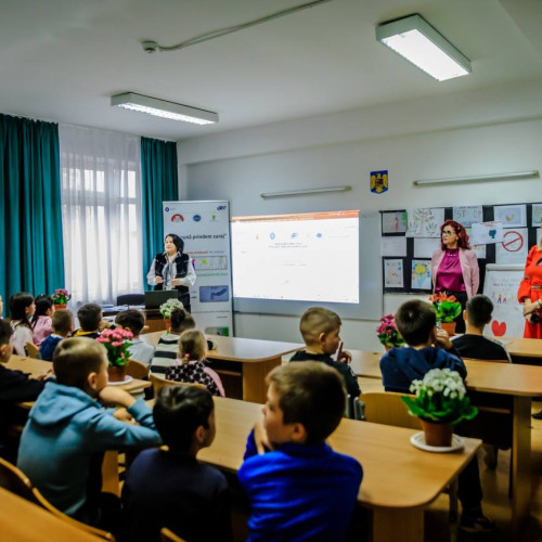 Proiectul "Alege inteligenta emotionala, Nu violenta!" la Scoala Gimnaziala Nr. 2 Titu Targ