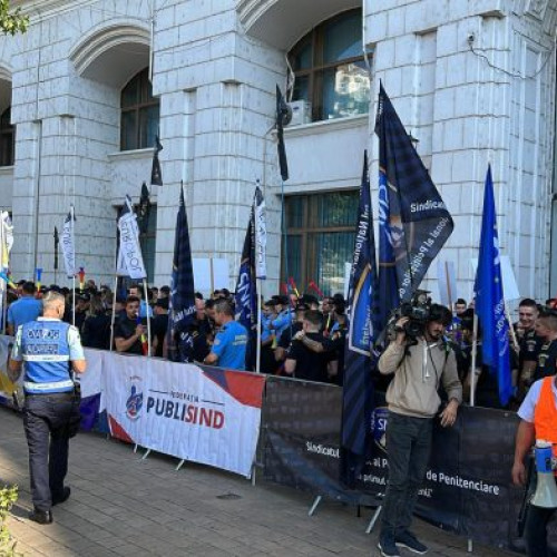 Protest al polițiștilor de penitenciare împotriva abuzurilor și condițiilor de muncă