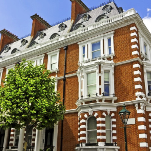 Fiica unui miliardar georgian și soțul său dau în judecată un vânzător de proprietăți din Londra