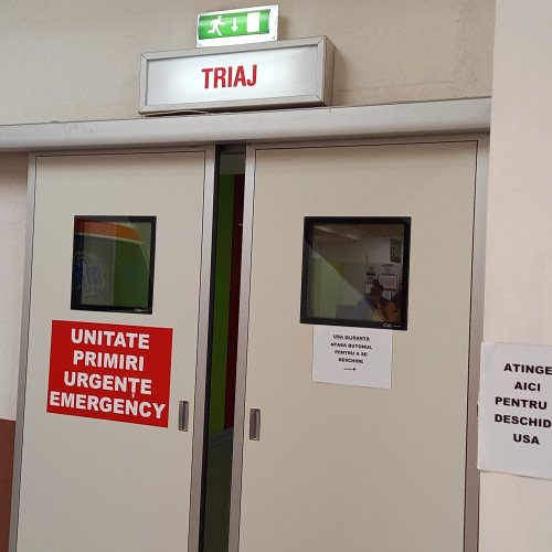 Incident șocant la un hotel din Botoșani: un tânăr s-a aruncat pe fereastră