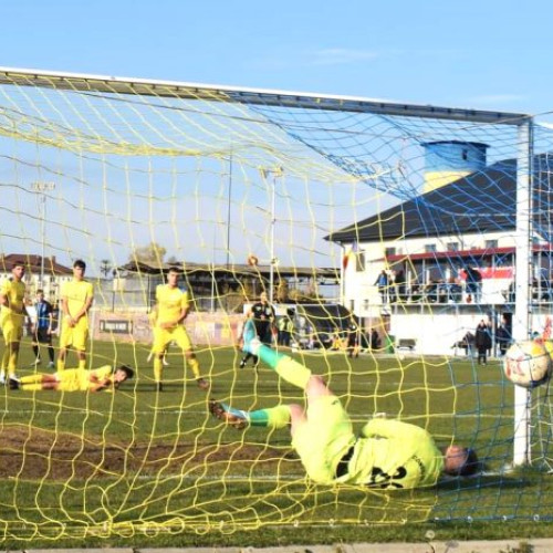 Liga 3: Rezultate variate pentru echipele prahovene