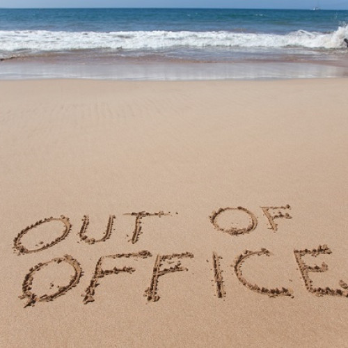 Elevii și bugetarii se bucură de vacanțe prelungite în 2025