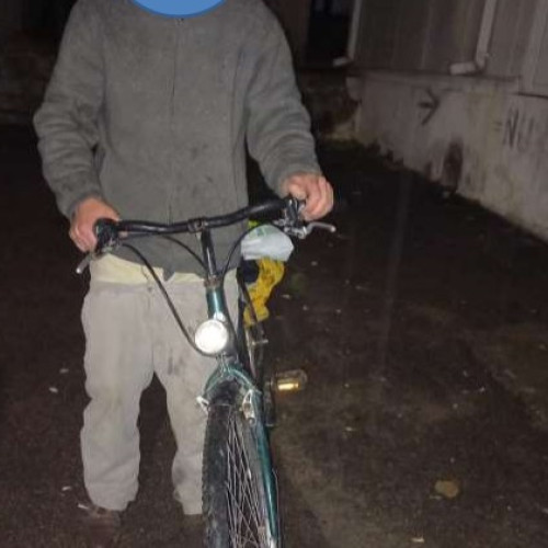 Un botosanean găsit aproape înghețat în parc