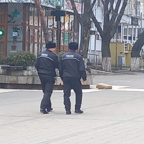 Panic în Botoșani: O femeie a cerut ajutorul poliției în fața unui bancomat